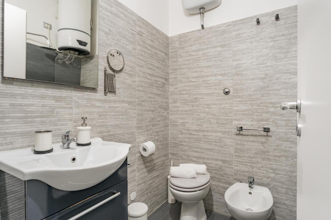 רומא Famm Apartments - Charming And Cozy Flat At Pantheon מראה חיצוני תמונה